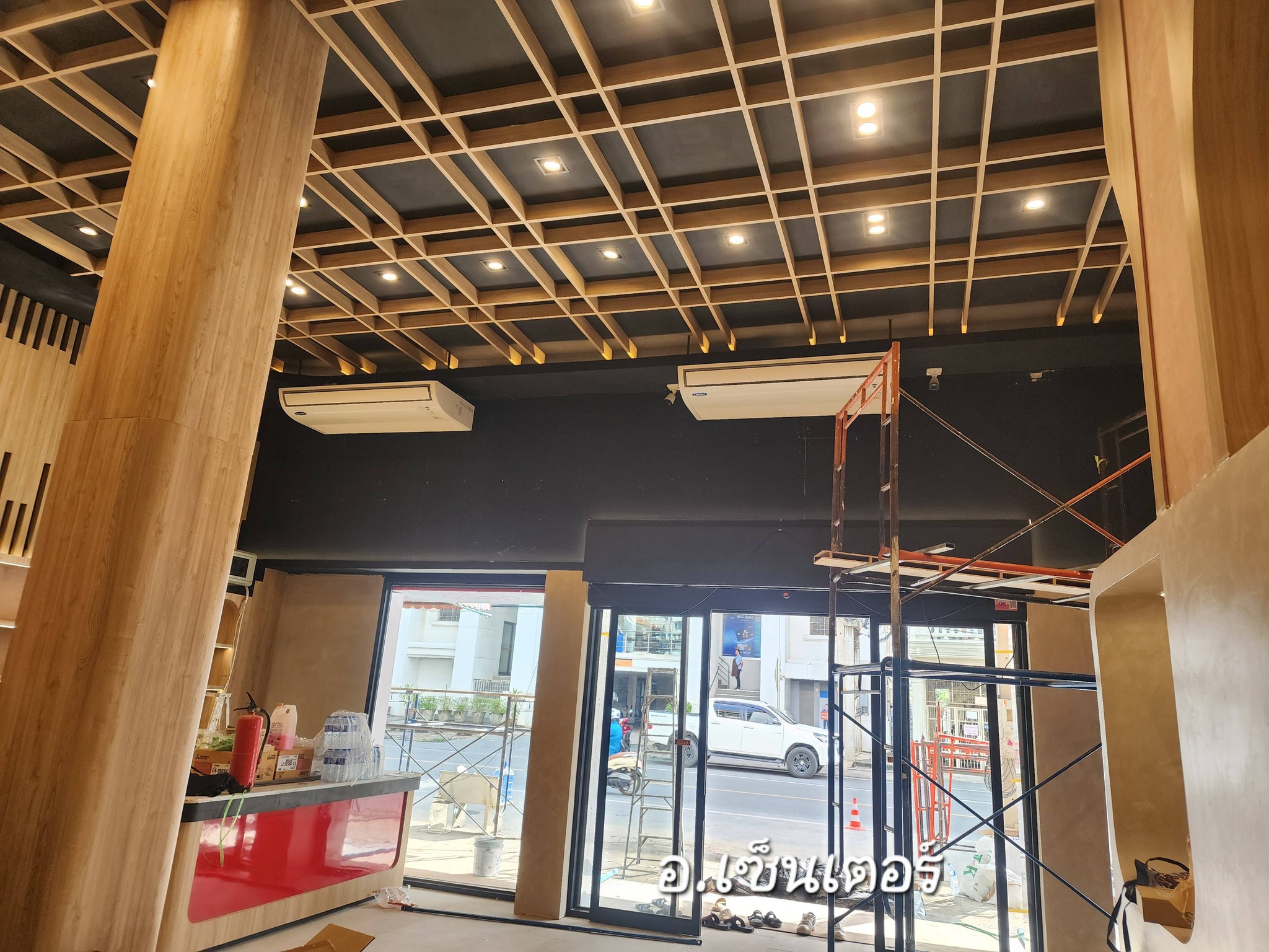 ติดตั้งแอร์ร้านซุปเปอร์หมู อ.เซ็นเตอร์